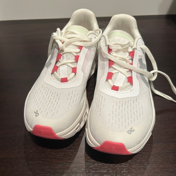 On Running Cloudmonster Women's White and Pink Running Shoes - Picture 2 of 3